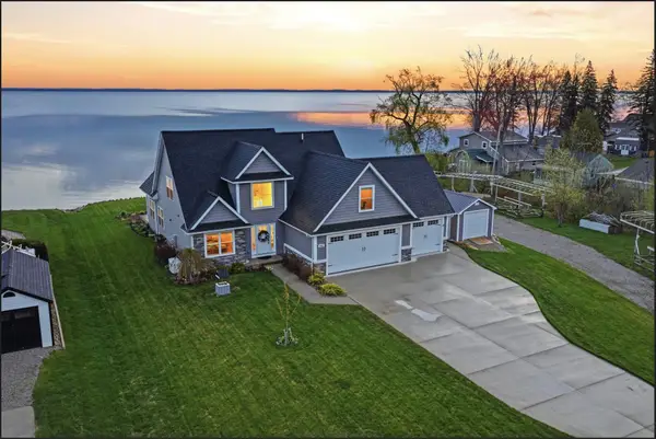 4868 W Houghton Lake Drive, Houghton Lake, MI 48629