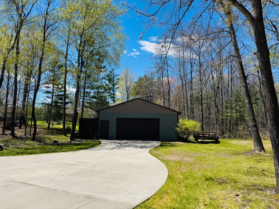 147 Snowflake Way, Houghton Lake, MI 48629 - #3