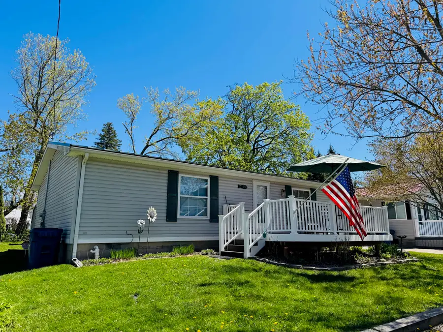119 Flora Avenue, Houghton Lake, MI 48629 - #2