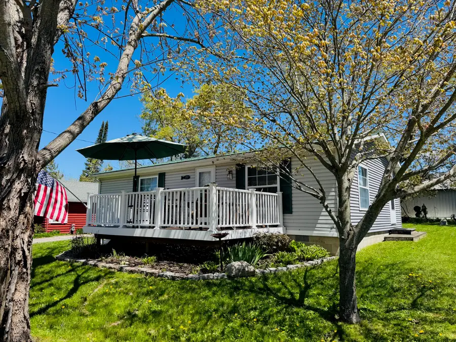 119 Flora Avenue, Houghton Lake, MI 48629 - #3