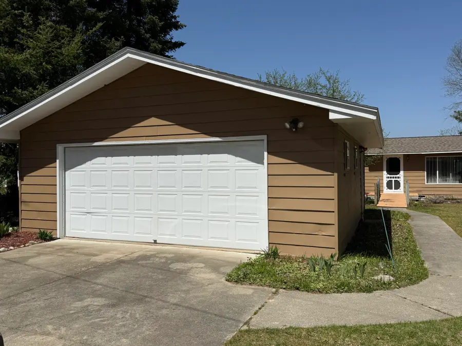 5510 Chestnut Drive, Cheboygan, MI 49721 - #2