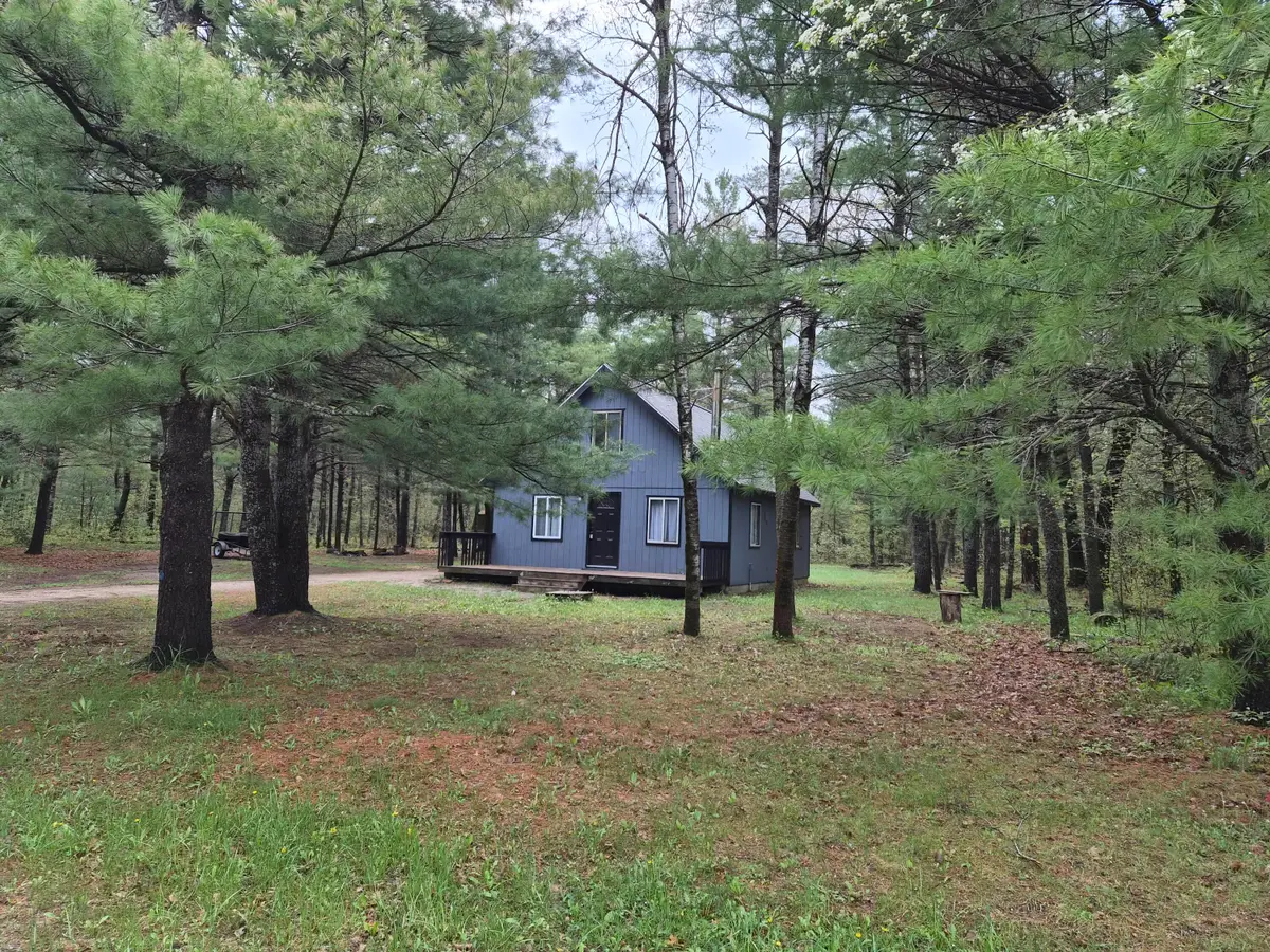 208 E Love's Drive, Roscommon, MI 48653 - #1