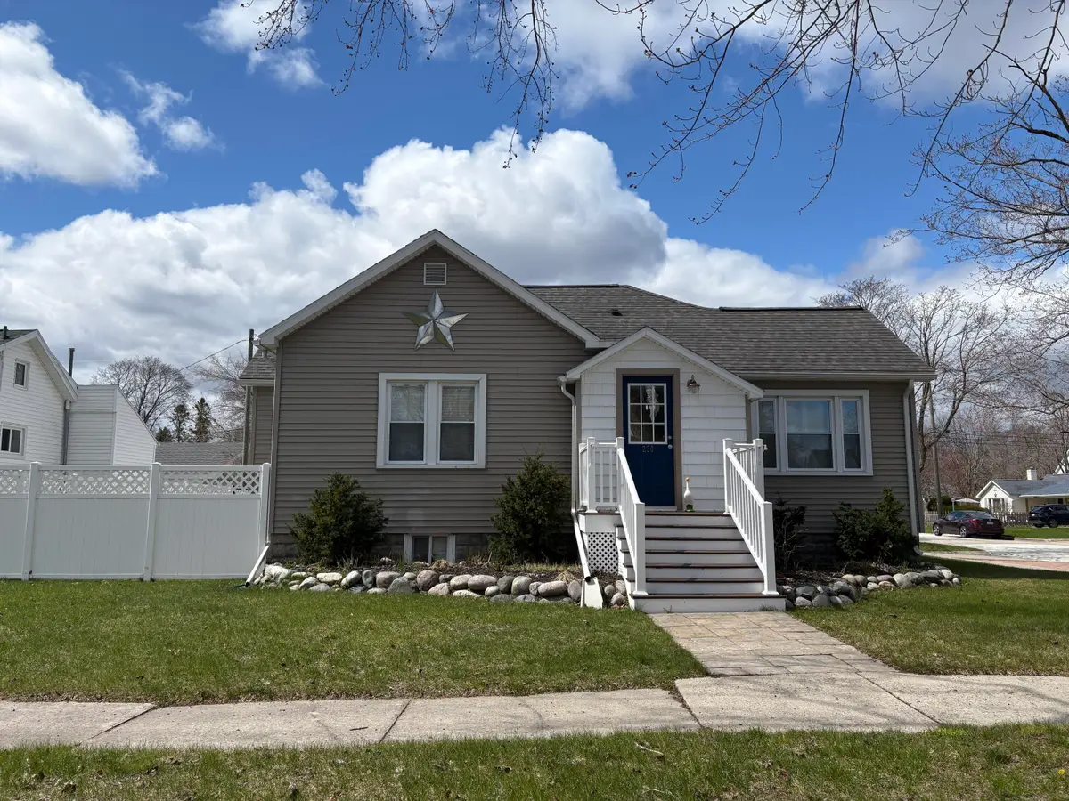 230 West Lincoln Street, Alpena, MI 49707 - #1
