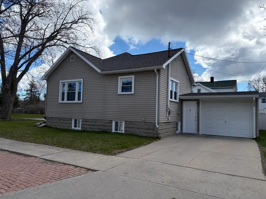 230 West Lincoln Street, Alpena, MI 49707 - #2