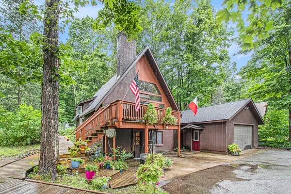 02055 N Springbrook Road, Boyne Falls, MI 49713