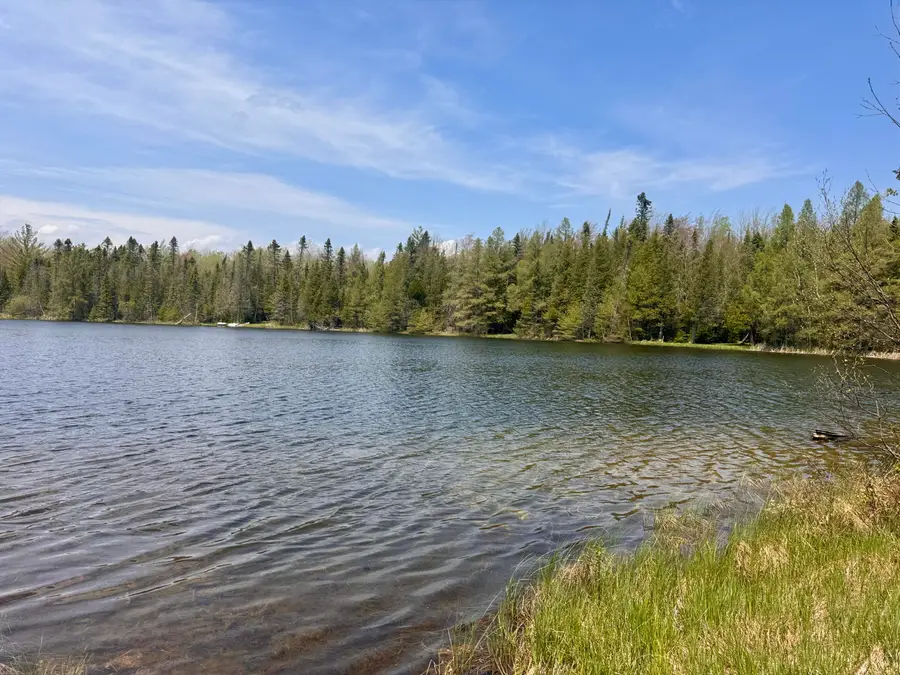 1725 E Lake Circle, Barton City, MI 48705 - #2