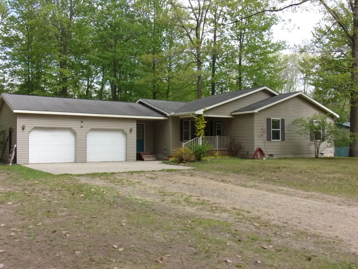4261 Pebble Beach Drive, Gladwin, MI 48624 - #1