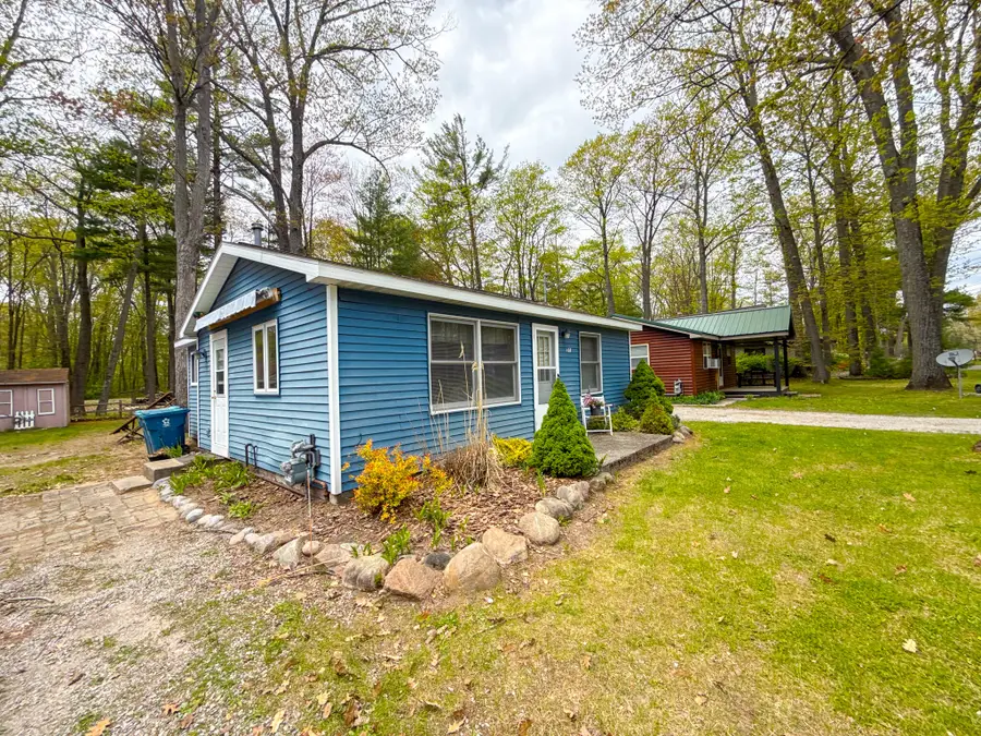 107 Glen Court Boulevard, Houghton Lake, MI 48629 - #2