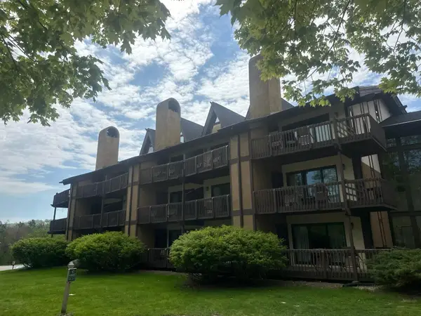 5620 Highlands, Harbor Springs, MI 49740