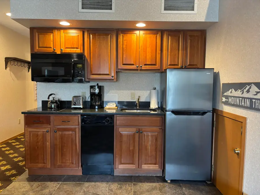 5620 Highlands, Harbor Springs, MI 49740 - #3