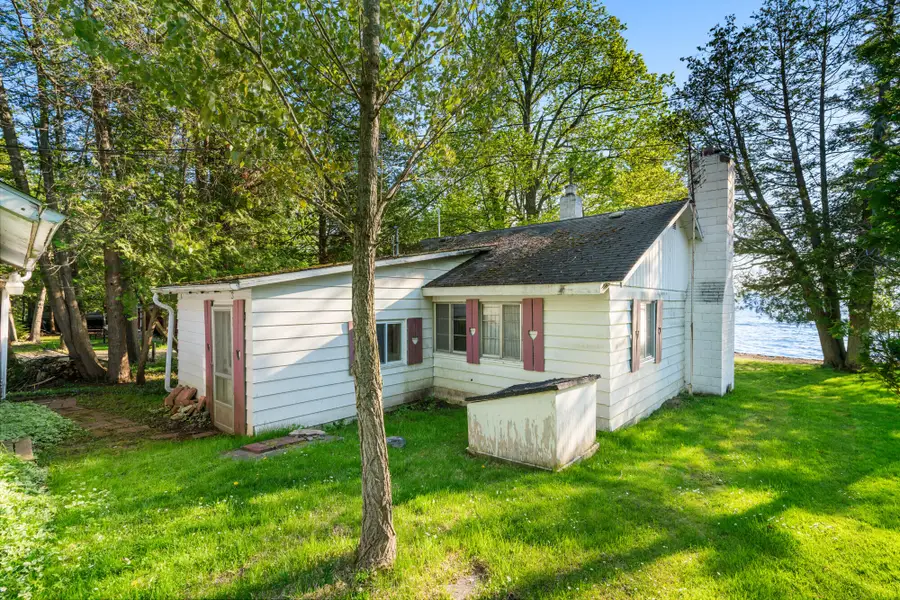 1466 Wahbee Avenue, Indian River, MI 49749 - #3