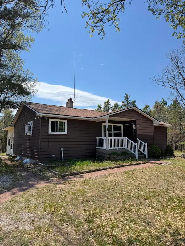 1724 E North Down River Road, Grayling, MI 49738