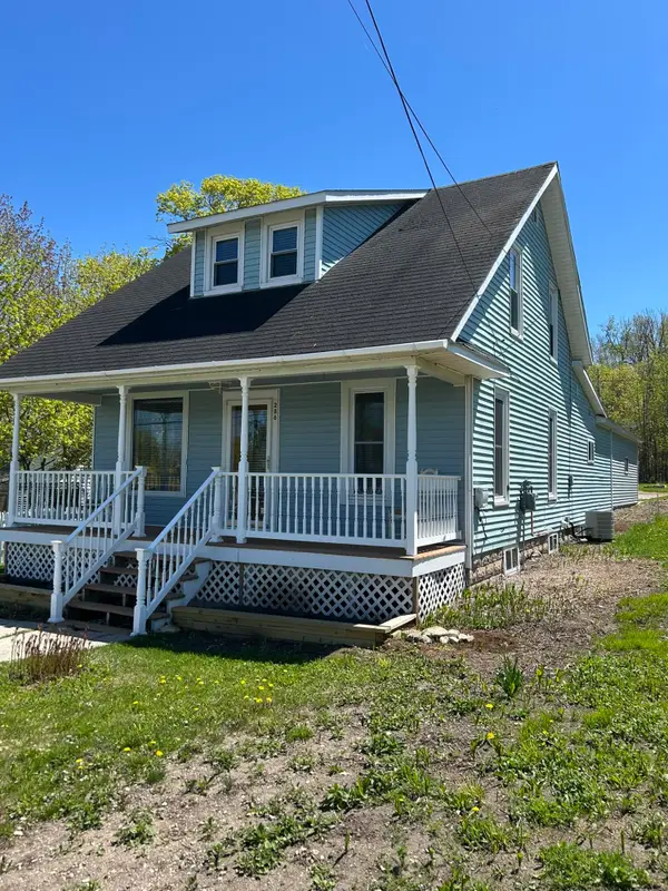 286 E Truckey Street, St. Ignace, MI 49781