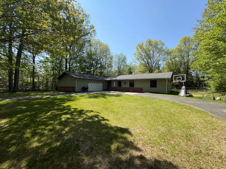 11297 Fairway Drive, Roscommon, MI 48653 - #2
