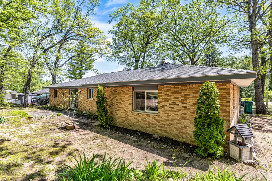 210 Deer Track Drive, Houghton Lake, MI 48629 - #2