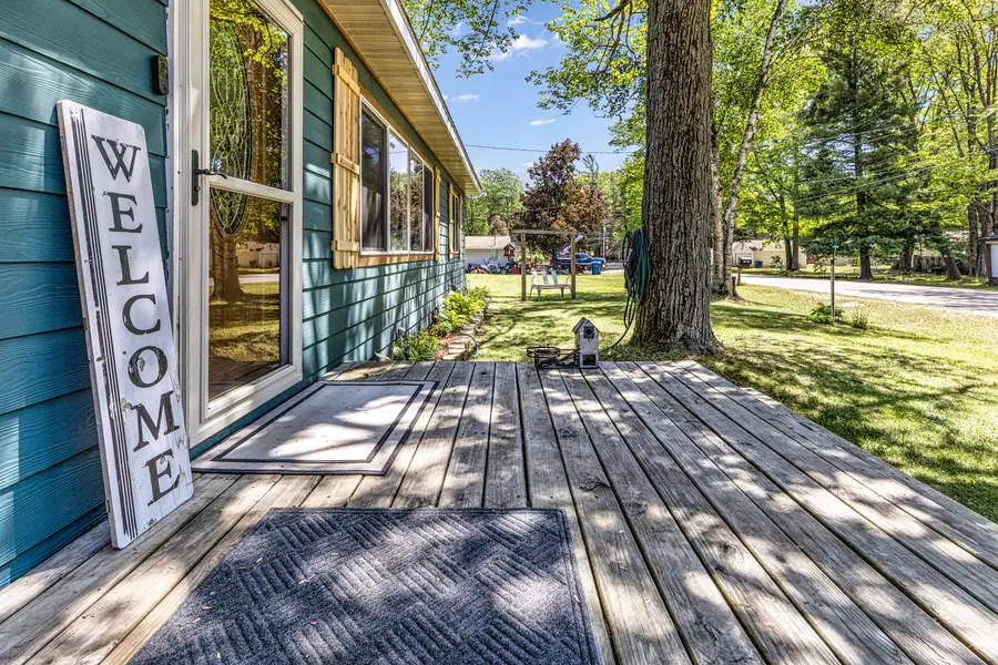 408 Beech Street, Houghton Lake, MI 48629 - #2