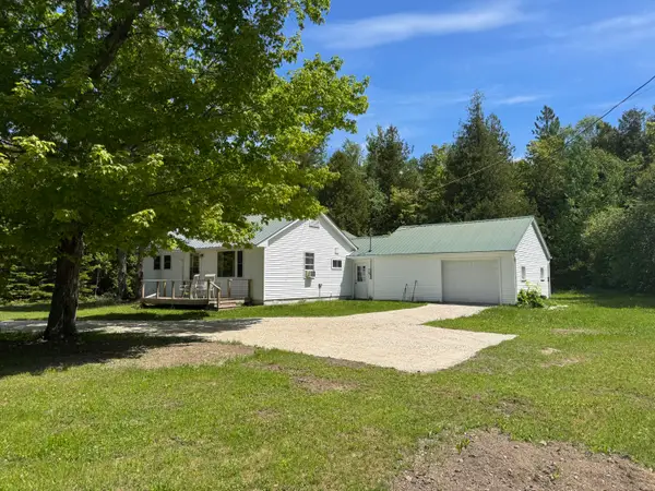 1916 W U.s. 2 Highway, St. Ignace, MI 49781
