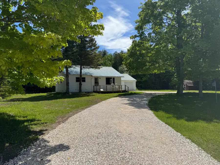 1916 W U.s. 2 Highway, Saint Ignace, MI 49781 - #2