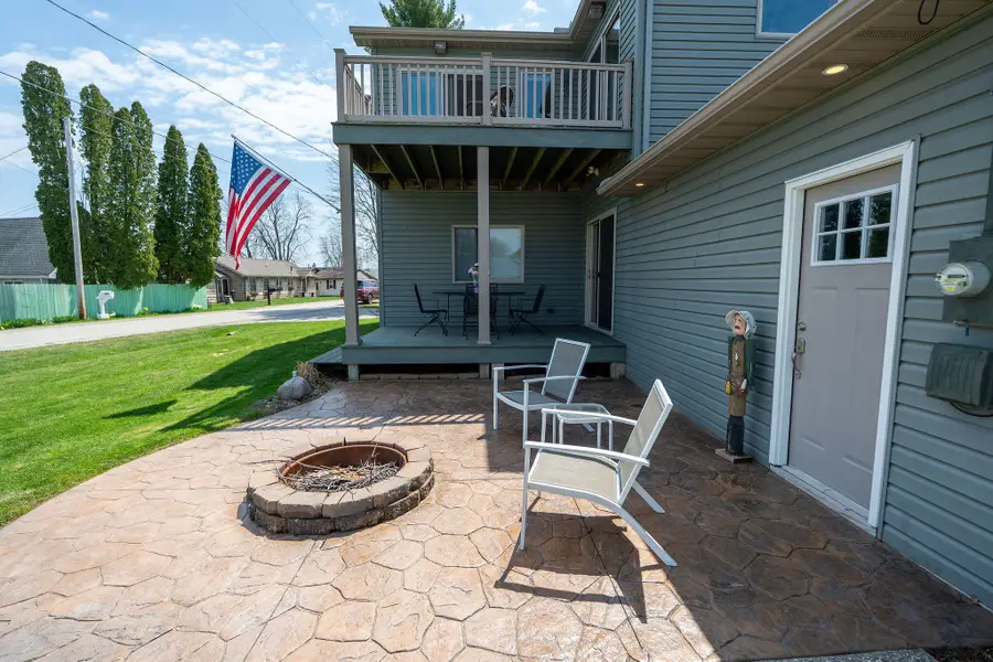 607 Shoreline Drive, Houghton Lake, MI 48629 - #3