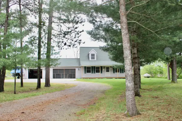 2058 N Manistee River Road, Grayling, MI 49738