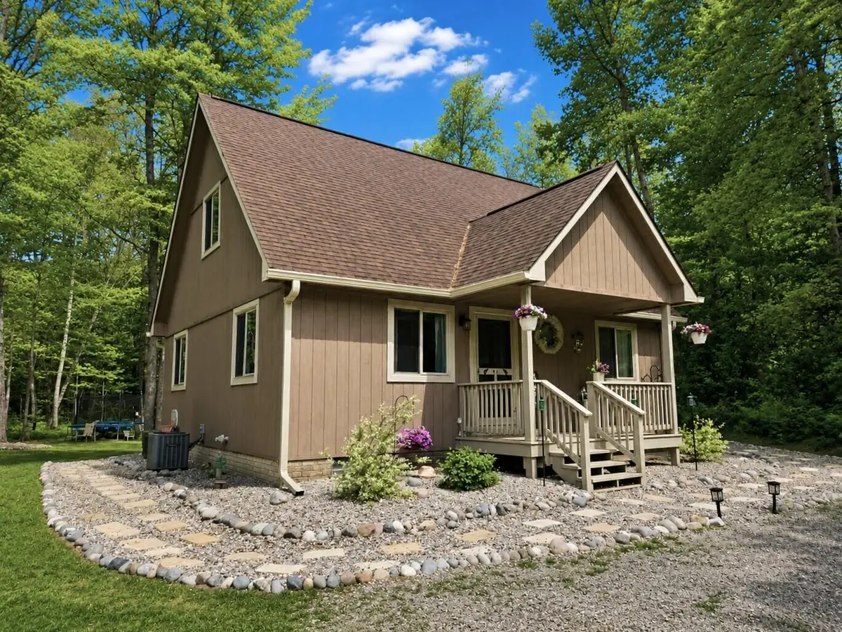 102B Woodhaven Street, Houghton Lake, MI 48629 - #1