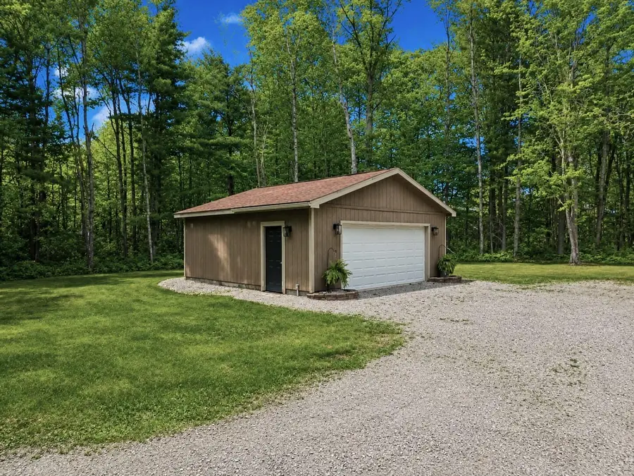 102B Woodhaven Street, Houghton Lake, MI 48629 - #3
