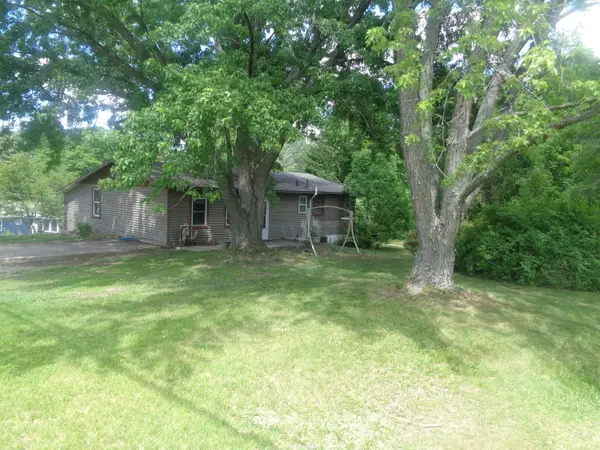 2287 S Tower Hill Road, Houghton Lake, MI 48629