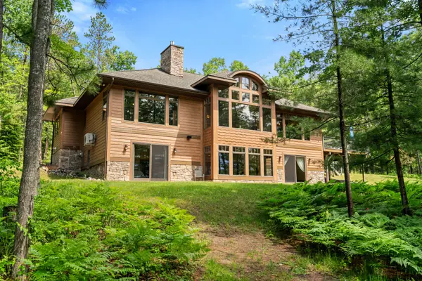 417 N Silver Place, Indian River, MI 49749