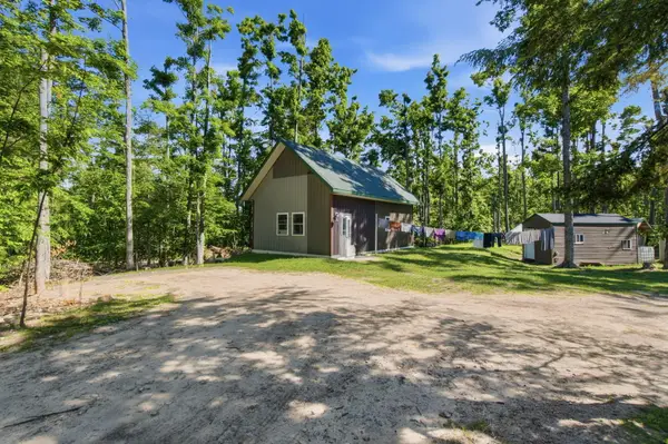 3091 Old State Road, Johannesburg, MI 49751