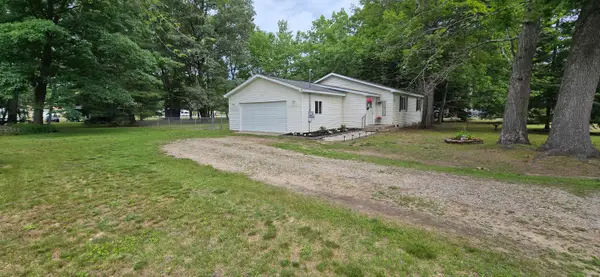 217 Weaver Drive, Houghton Lake, MI 48629