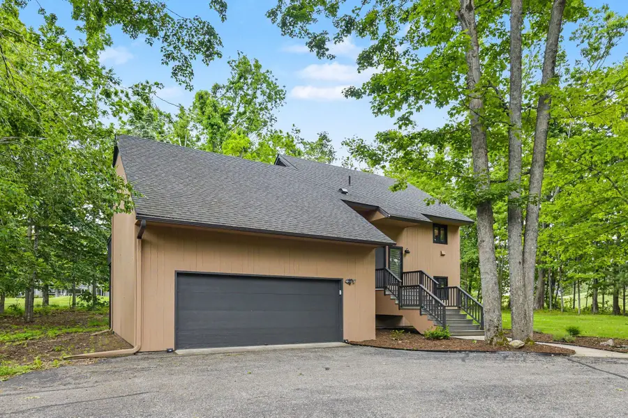 2096 Pinecrest Street, Harbor Springs, MI 49740 - #2