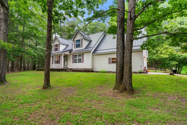 6921 S Waubun Road, Indian River, MI 49749
