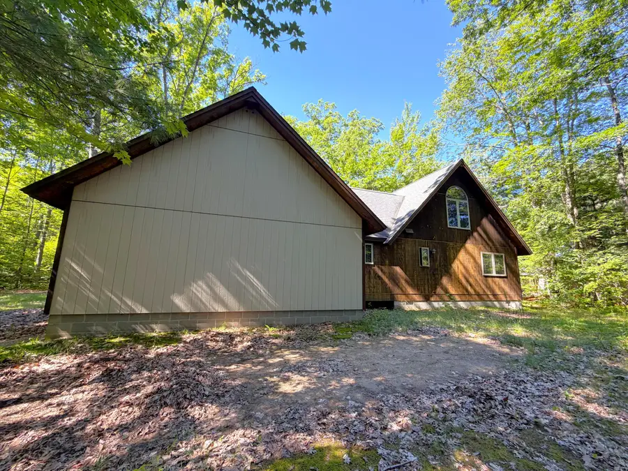 107 Teaberry Lane, Houghton Lake, MI 48629 - #3