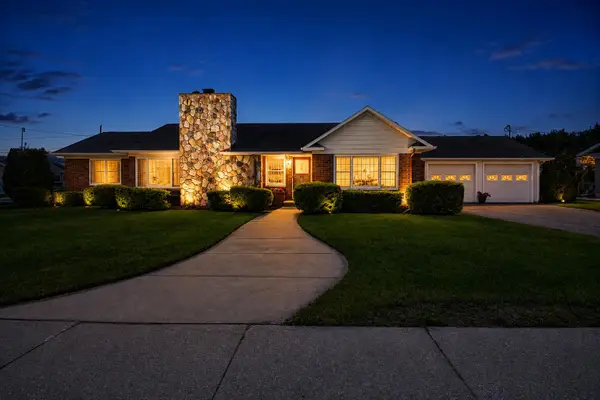102 E Truckey Street, St. Ignace, MI 49781