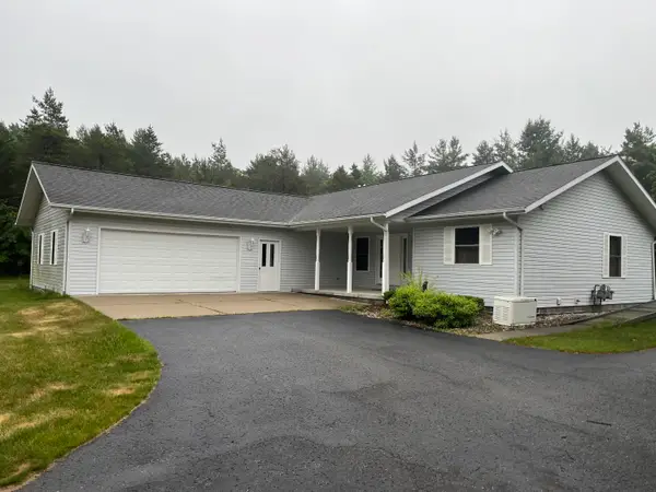 1220 E Douglas Drive, Roscommon, MI 48653