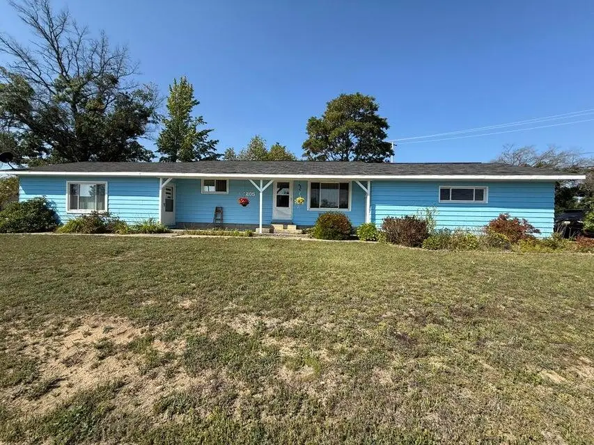 1205 E Michigan Avenue, Grayling, MI 49738 - #2