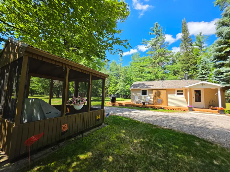 383 W Cherry Creek Road, Mio, MI 48647 - #2