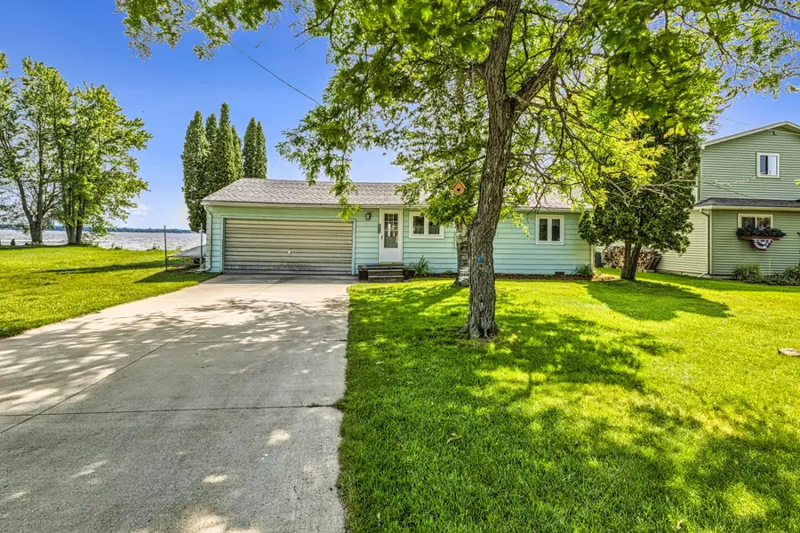 11271 E Houghton Lake Drive, Houghton Lake, MI 48629 - #3