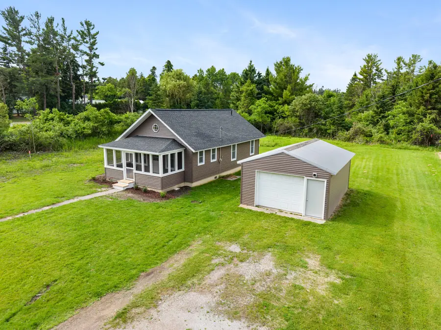 6066 Hemlock Street, Indian River, MI 49749 - #2