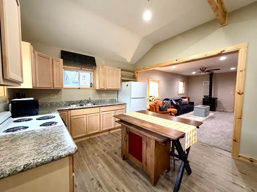 412 Kenwood Avenue, Roscommon, MI 48653 - #3