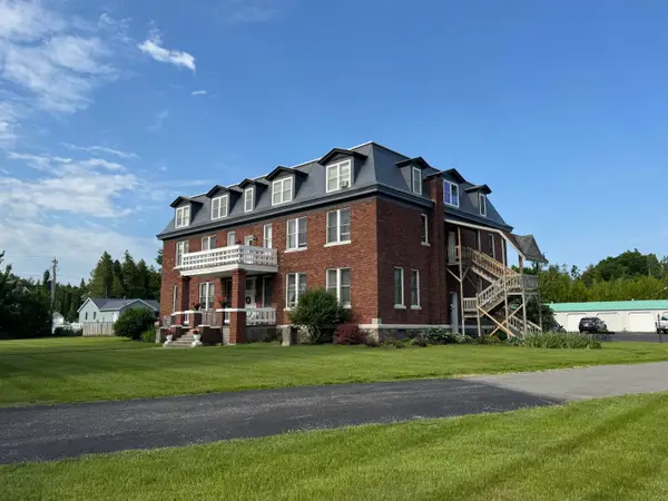 380 Church Street, St. Ignace, MI 49781
