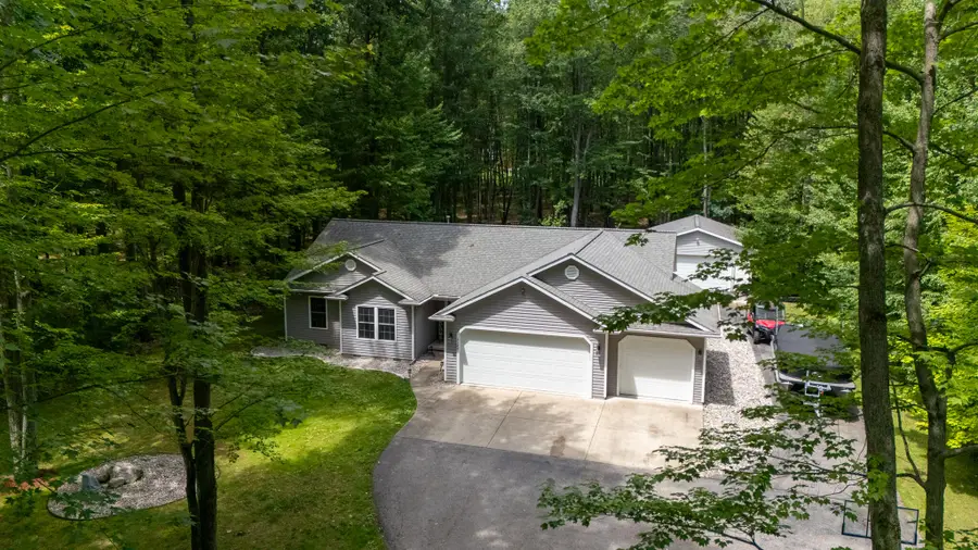 3120 Kens Place, Roscommon, MI 48653 - #2