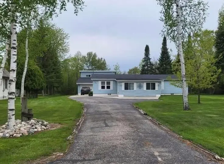 827 Iroquois Avenue, Prudenville, MI 48651 - #1
