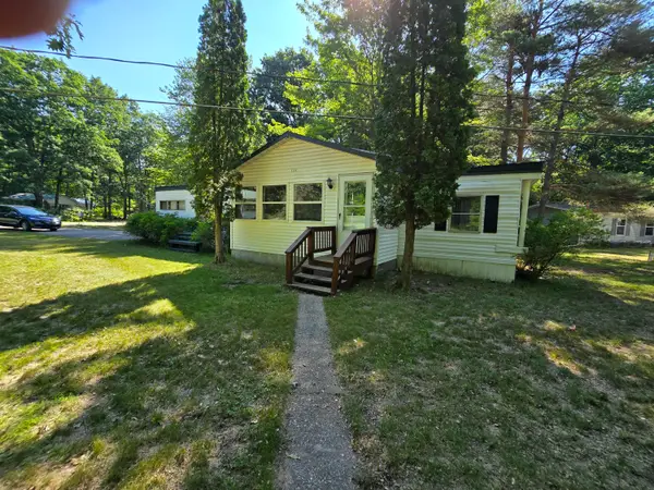 5548 N Flint Road, Roscommon, MI 48653