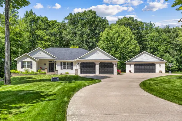 133 Oak Marr Drive, Houghton Lake, MI 48629