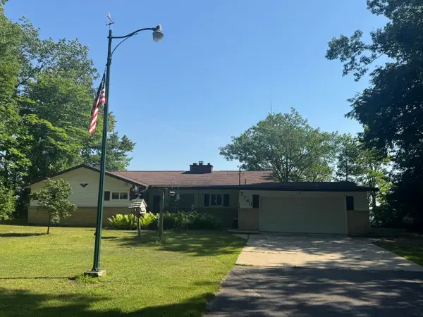 7760 Paradise Trail, Carp Lake, MI 49718