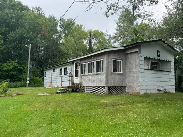 6274 W Epoufette Bay Road, Naubinway, MI 49762