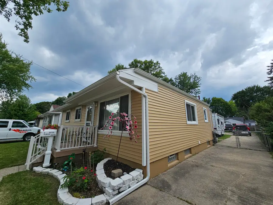 9 Roseview Boulevard, Mount Clemens, MI 48043 - #3