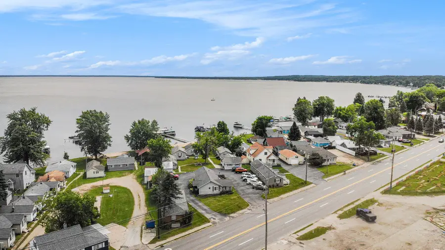 6366 W Houghton Lake Drive, Houghton Lake, MI 48629 - #2