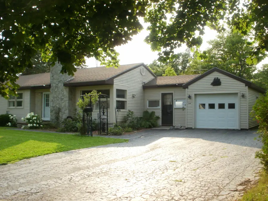 214 S F Street, Cheboygan, MI 49721 - #3